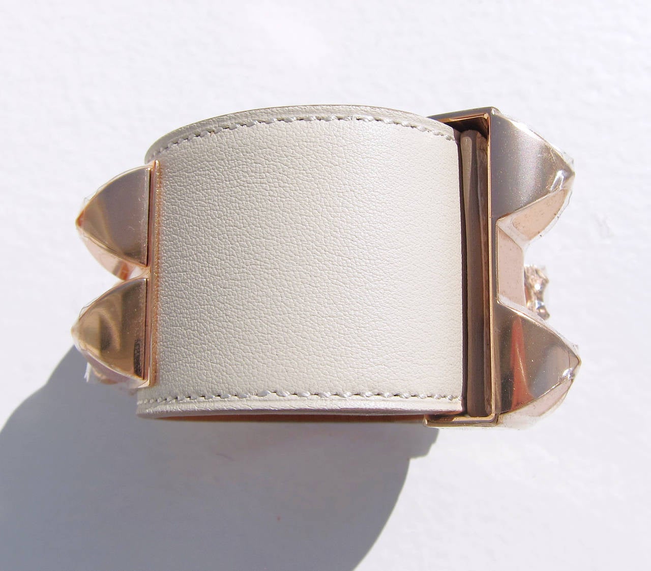 Hermes Collier de Chien CDC Bracelet CRAIE Swift Leather with ROSE Gold Hardware In New Condition In New York, NY