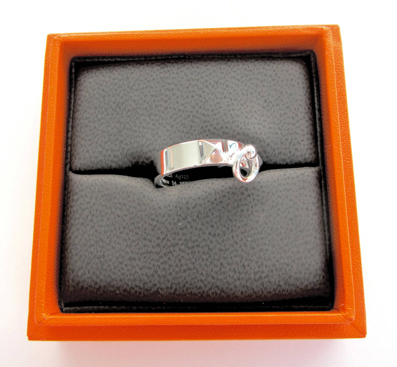 Hermes Collier de Chien PM Silver Ring 6.5 or 54 Delicate Below Retail In New Condition In New York, NY