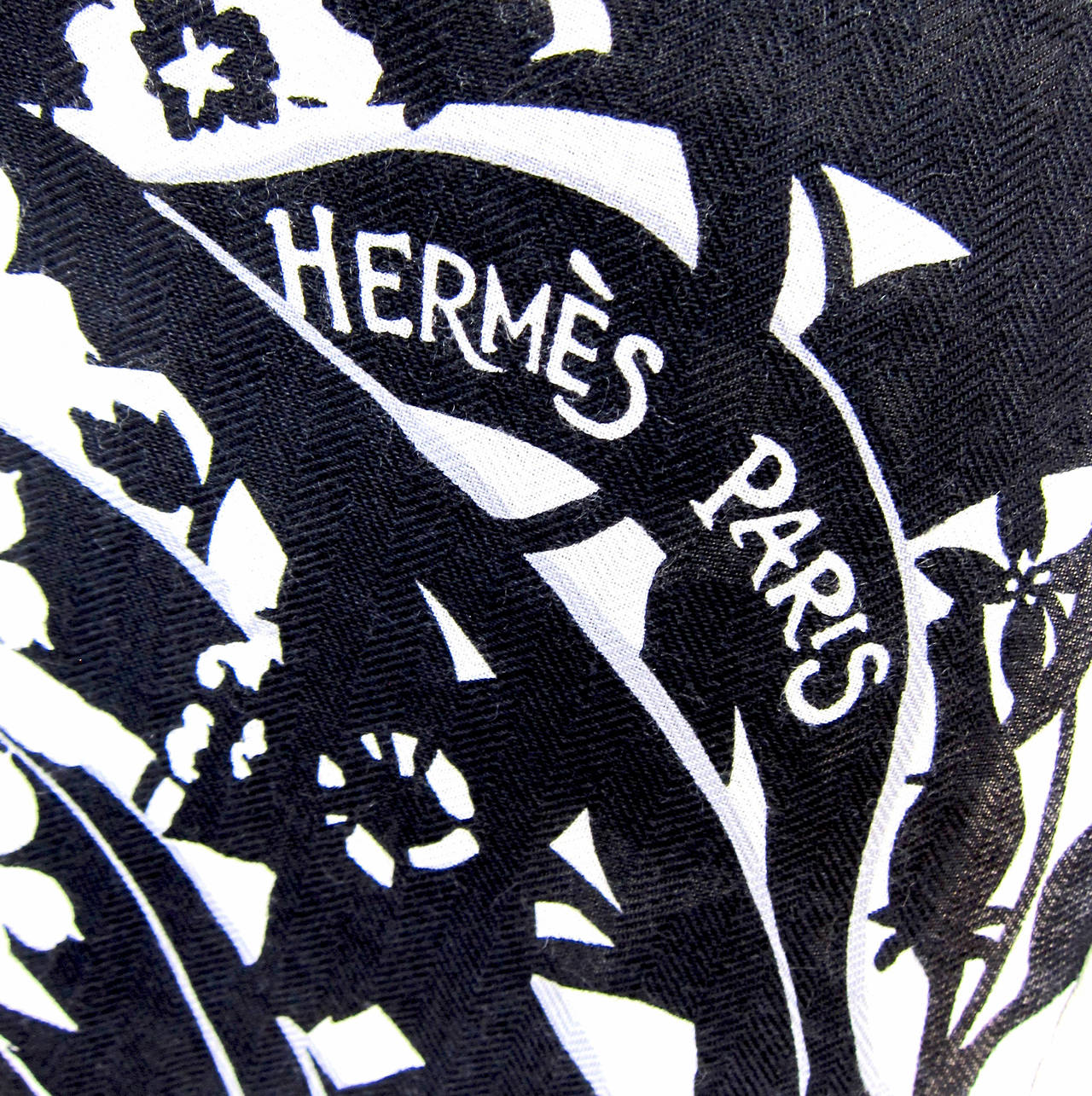 Hermes Tyger Tyger Black White Cashmere Silk Shawl GM In New Condition In New York, NY