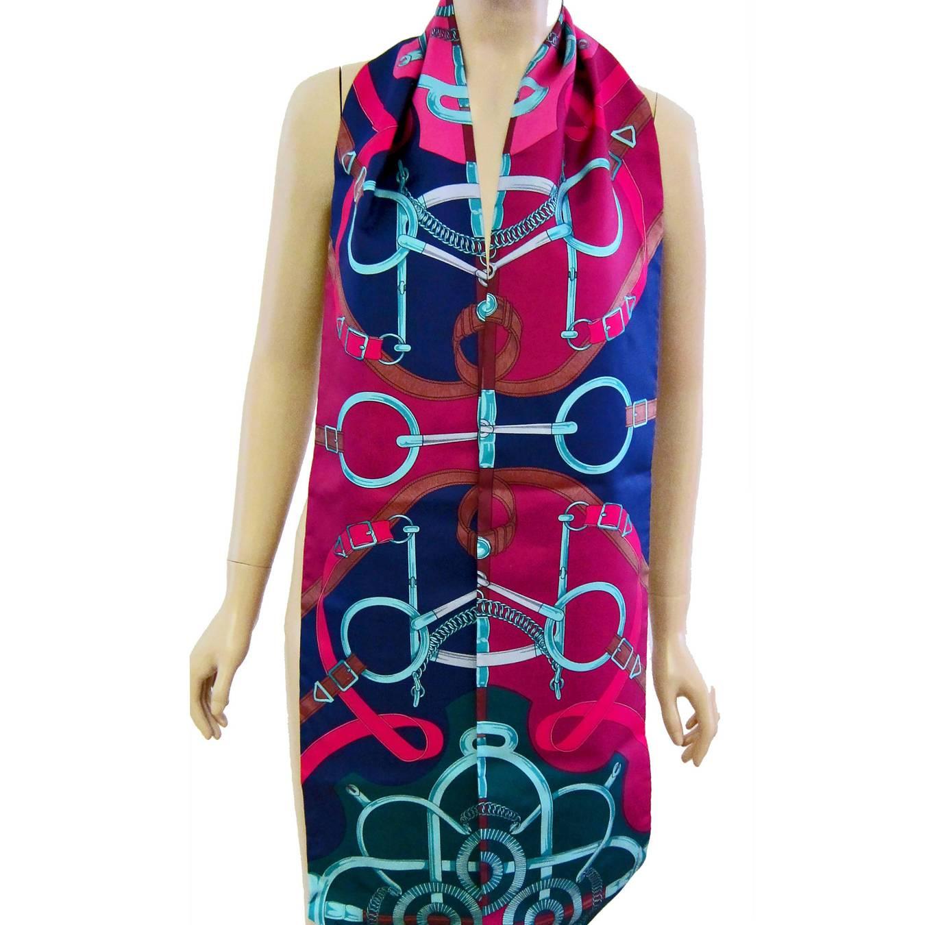 Hermes Eperon D'or Maxi Twilly Silk Scarf Carre Rose Pink Below Retail In New Condition In New York, NY