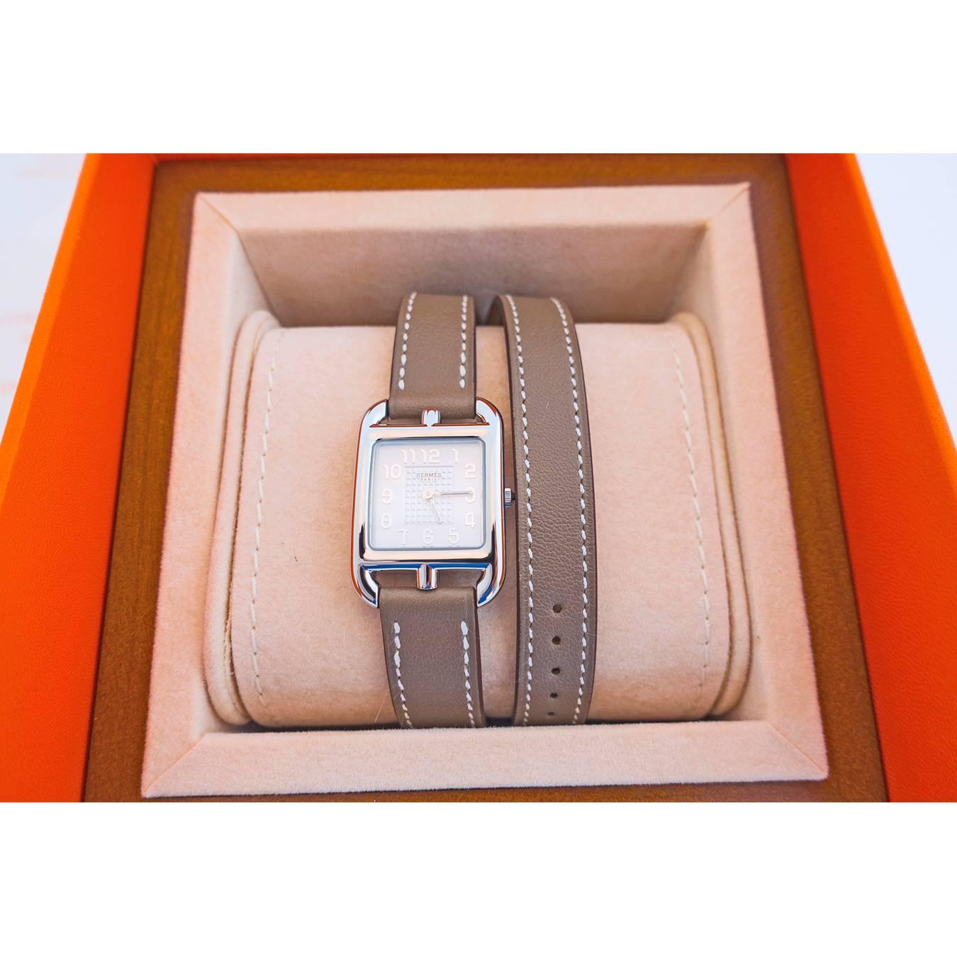 Store fresh.  Pristine condition.  Purchased November 2015 from Hermes store.
Below retail $3,239 including tax where we are
Perfect gift!  Comes full set with Hermes warranty book, instruction manual, watch box and ribbon.
Hermes steel watch, 23