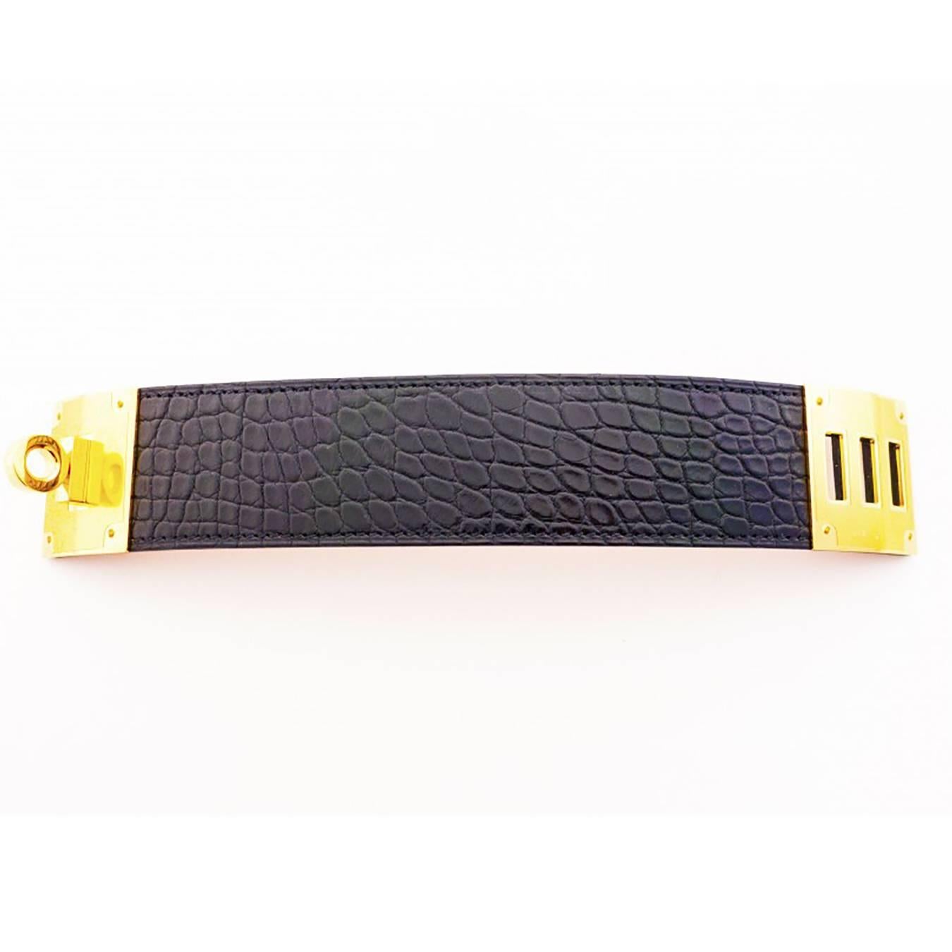 Hermes Matte Black Crocodile Alligator Kelly Dog Gold GHW Leather Cuff Bracelet In New Condition In New York, NY