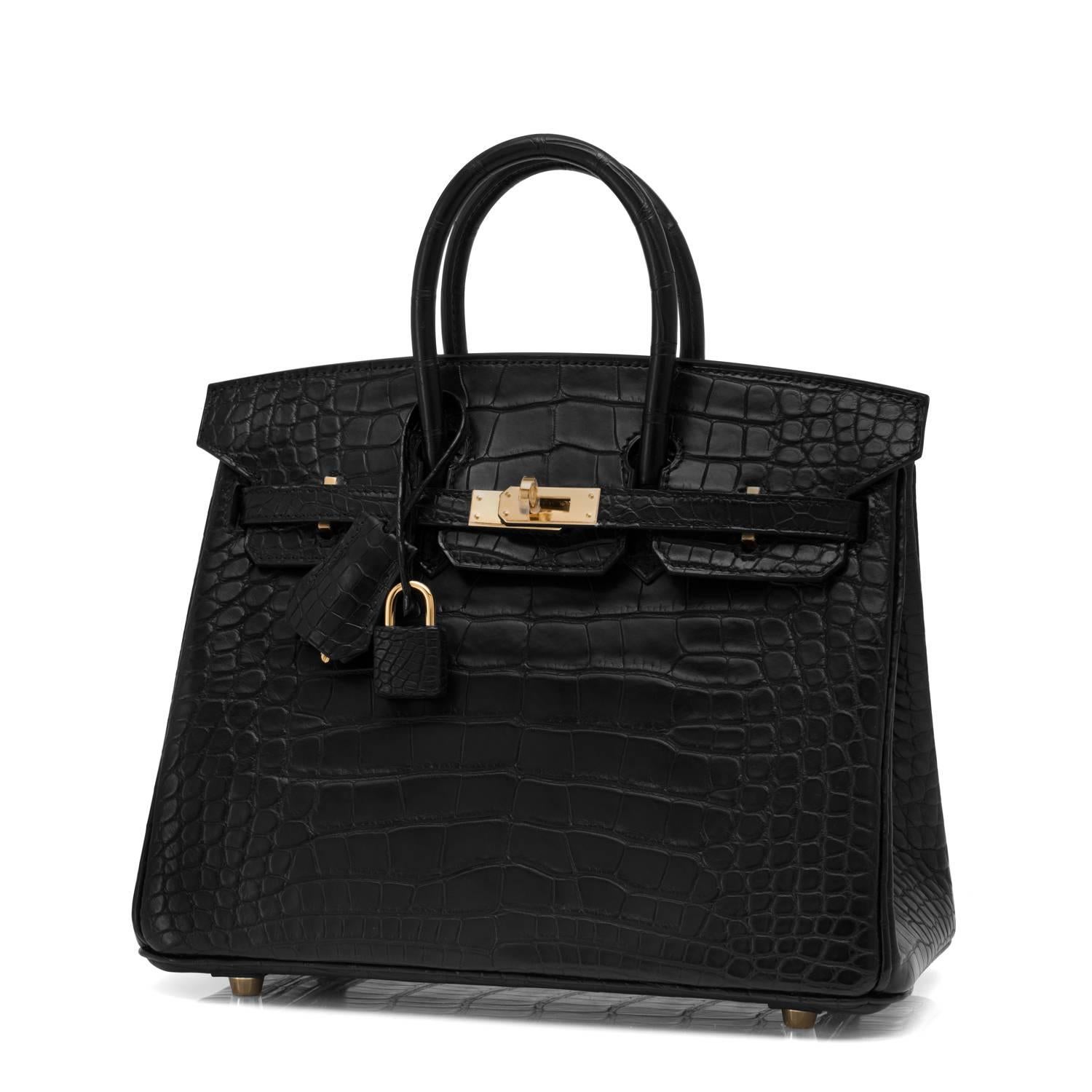 Fashionista Hermes Black Matte Alligator 25cm Baby Birkin Bag Gold Hardware In New Condition In New York, NY