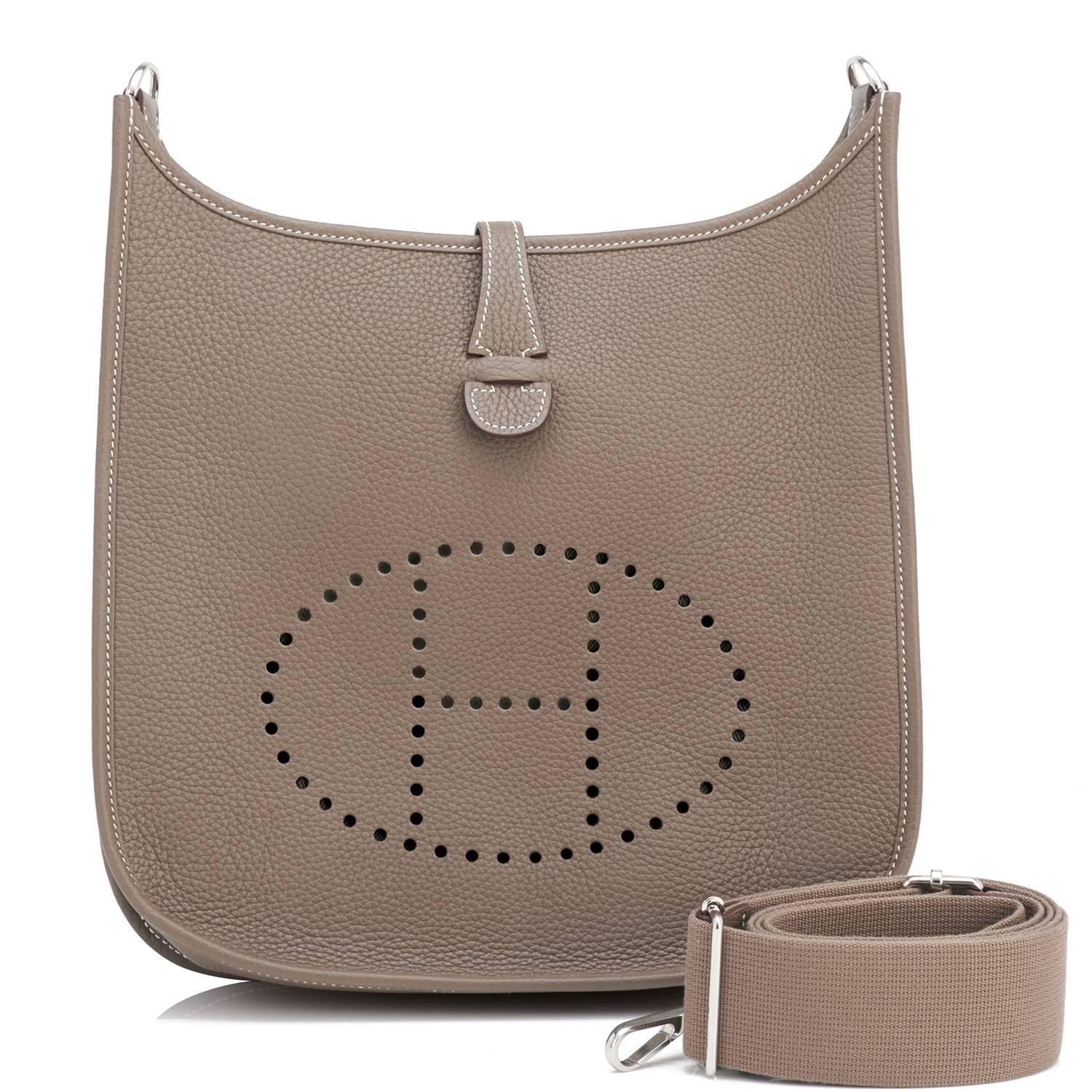 Hermes Etoupe Evelyne PM Taupe 29cm Messenger Shoulder Bag In New Condition In New York, NY