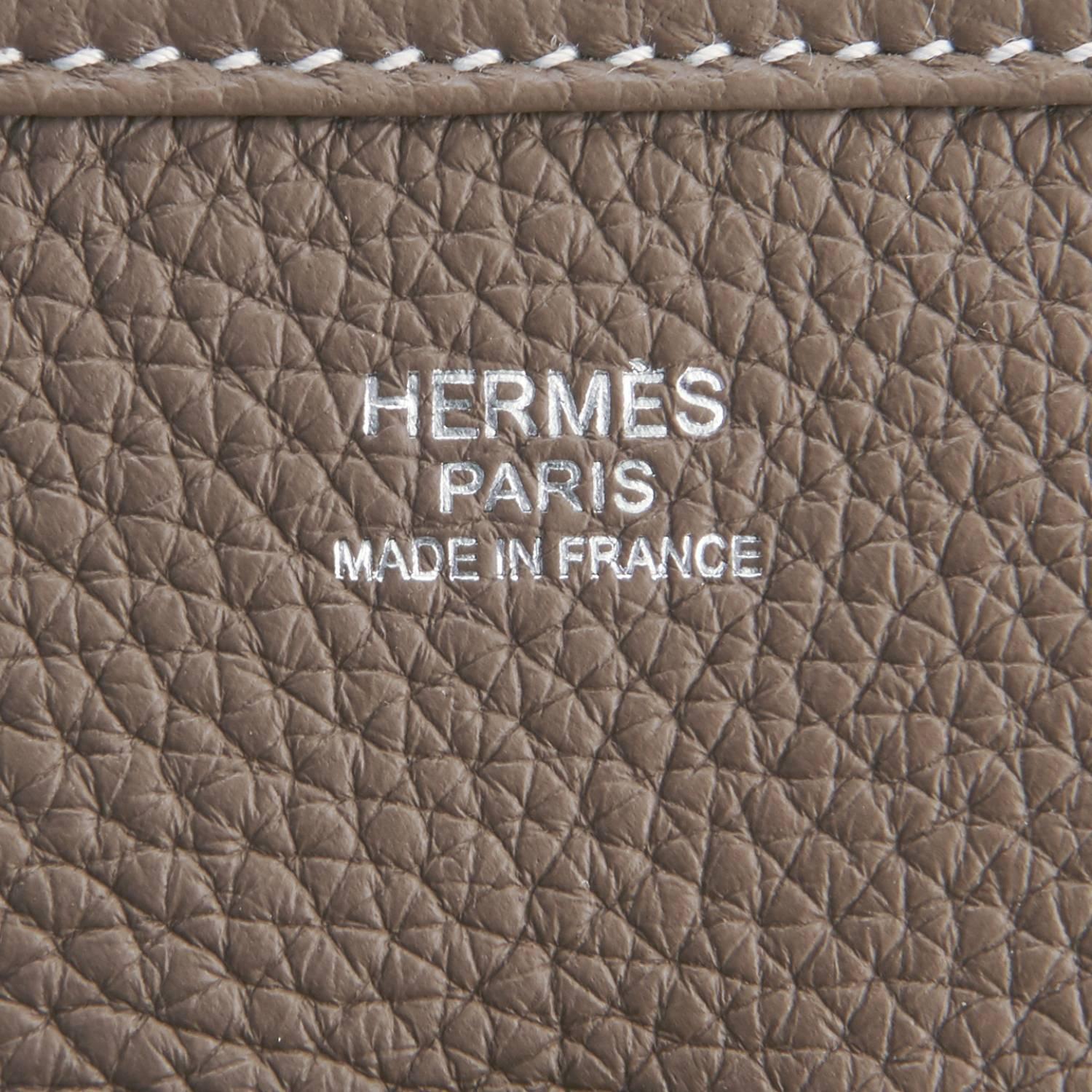 Hermes Etoupe Evelyne PM Taupe 29cm Messenger Shoulder Bag In New Condition In New York, NY