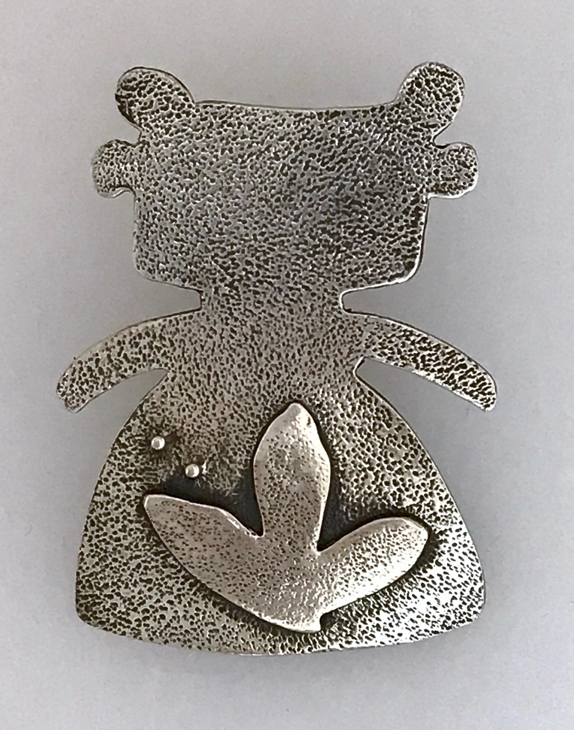 Pendentif en argent coulé Morning Walker de Melanie Yazzie, Navajo, Hopi Girl  Unisexe en vente