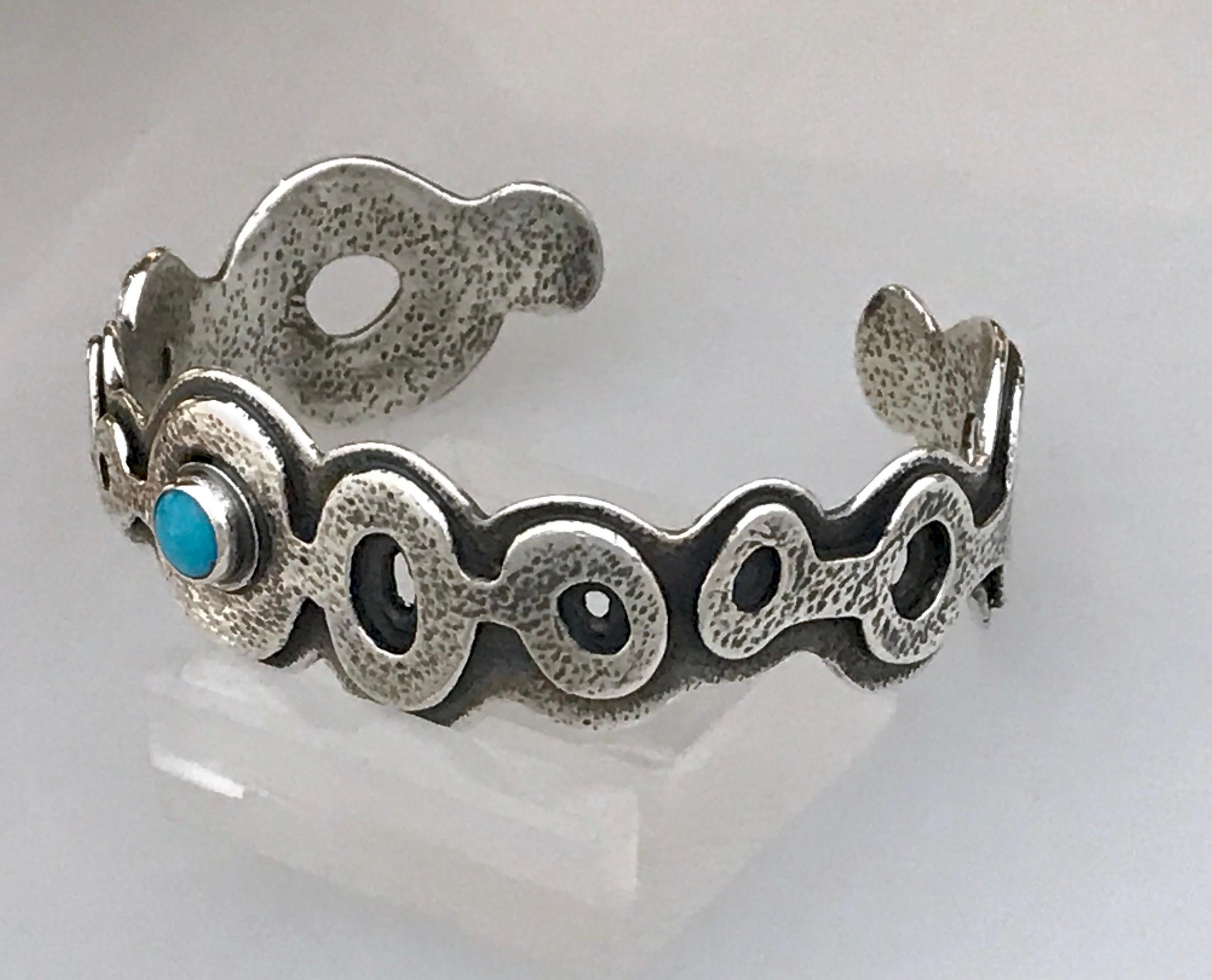 Contemporary Spirit Pond bracelet, by Melanie Yazzie, Sleeping Beauty Turquoise, cast, silver For Sale