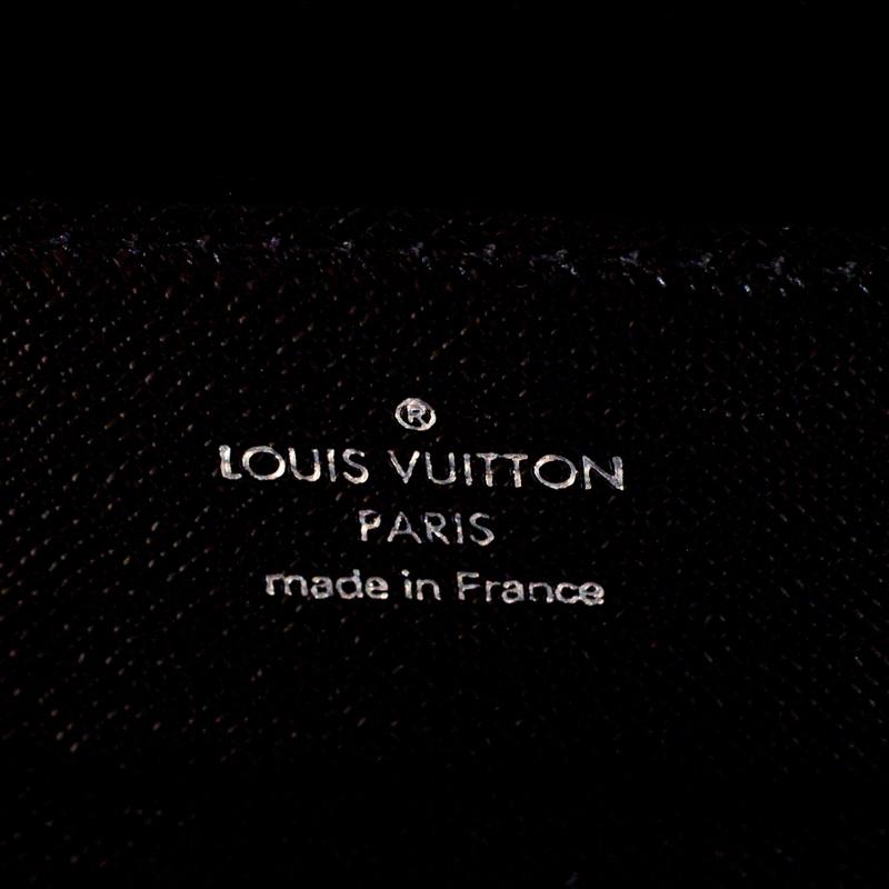 Louis Vuitton Black Taiga Leather President Briefcase In Excellent Condition In Dubai, Al Qouz 2