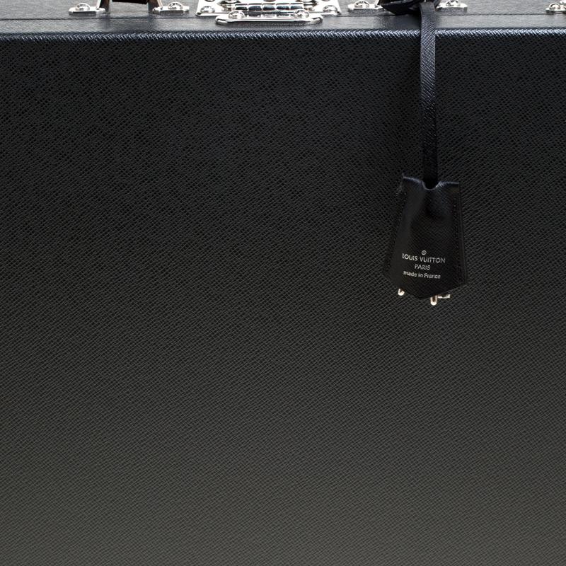 For those who keep running from meetings to meetings, this President briefcase from Louis Vuitton is an eye-catching and elegant option. Masterfully designed, it is rendered in black Taiga leather and adorned with tiny silver-tone studs that outline
