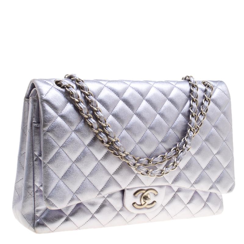 Chanel Metallic Lilac Quilted Leather Maxi Classic Double Flap Bag In Good Condition In Dubai, Al Qouz 2