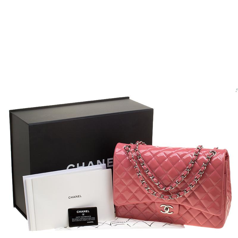 Chanel Pink Quilted Patent Leather Maxi Classic Double Flap Bag In New Condition In Dubai, Al Qouz 2