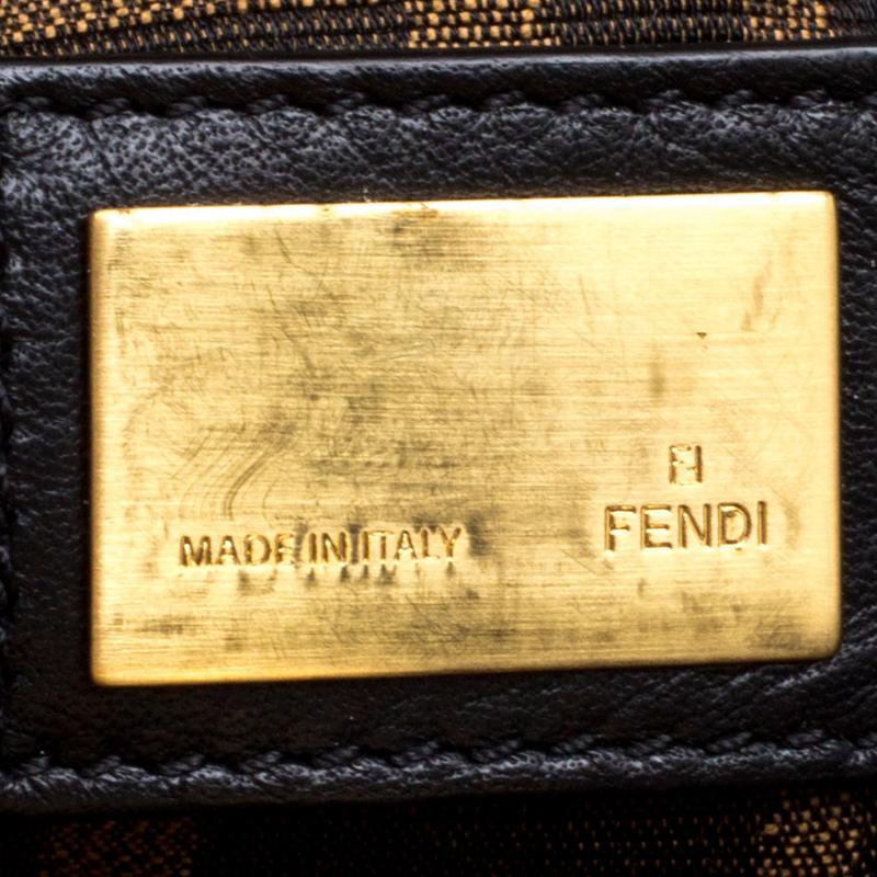 Fendi Purple Leather Large Peekaboo Top Handle Bag In Good Condition In Dubai, Al Qouz 2