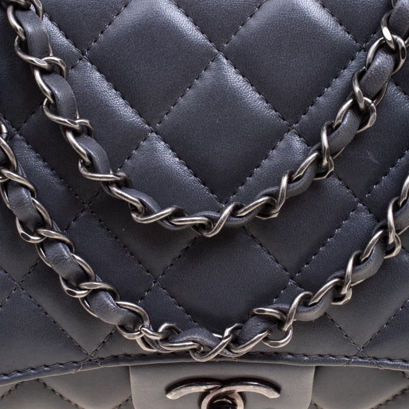 Chanel Grey Quilted Leather Classic Drawstring Flap Shoulder Bag In Good Condition In Dubai, Al Qouz 2