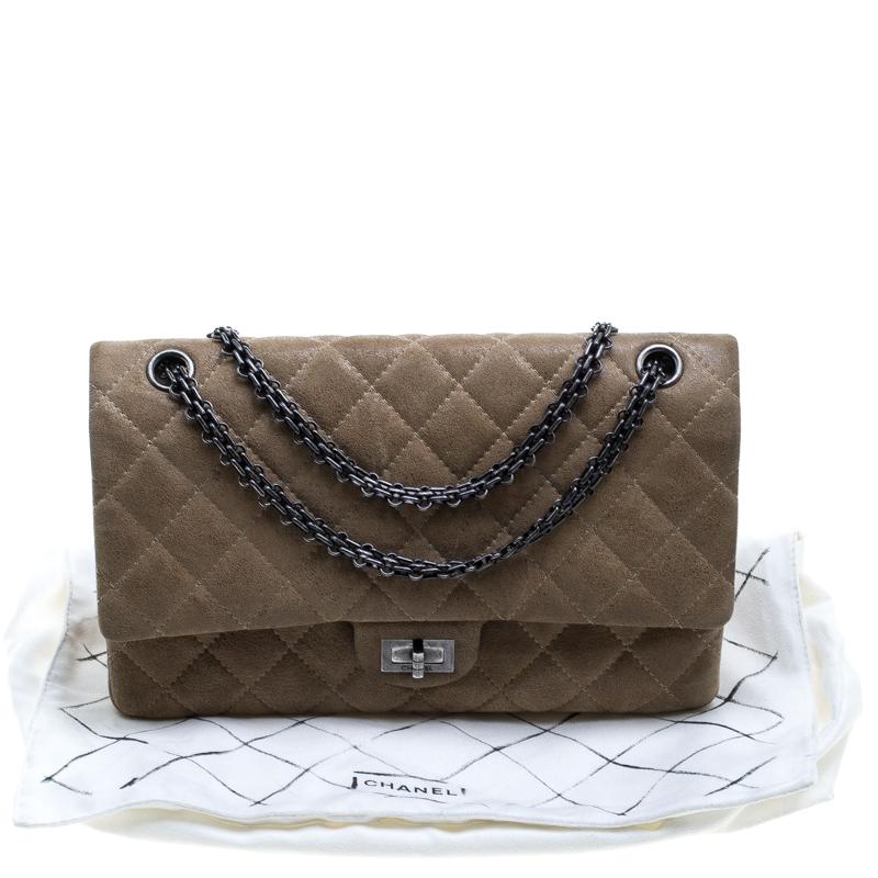 Chanel Beige Quilted Glazed Suede Reissue 2.55 Classic 226 Flap Bag In Good Condition In Dubai, Al Qouz 2