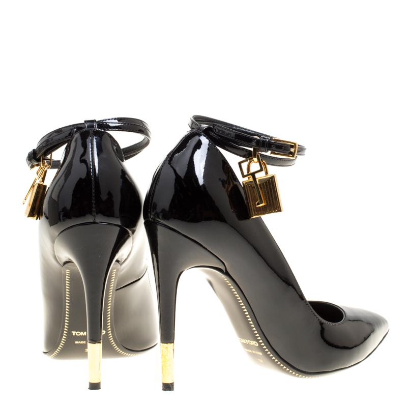 Tom Ford Black Patent Leather Ankle Lock Pointed Toe Pumps Size 37 In Good Condition In Dubai, Al Qouz 2
