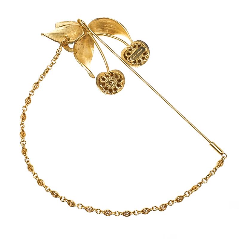 Dolce and Gabbana Cherry Crystal Gold Tone Pin Brooch In Excellent Condition In Dubai, Al Qouz 2