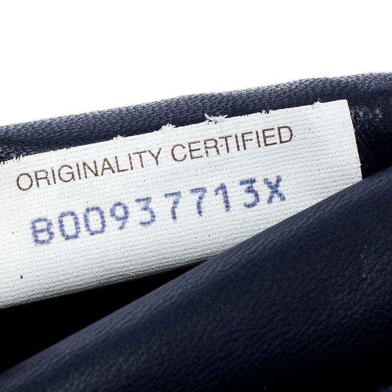 Bottega Veneta Blue Intrecciato Leather Trifold Continental Wallet In Good Condition In Dubai, Al Qouz 2