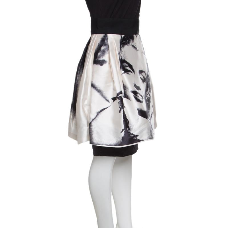 pleated skirt with face print