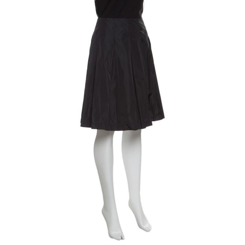 Prada Black Pleated A Line Skirt M In Good Condition In Dubai, Al Qouz 2