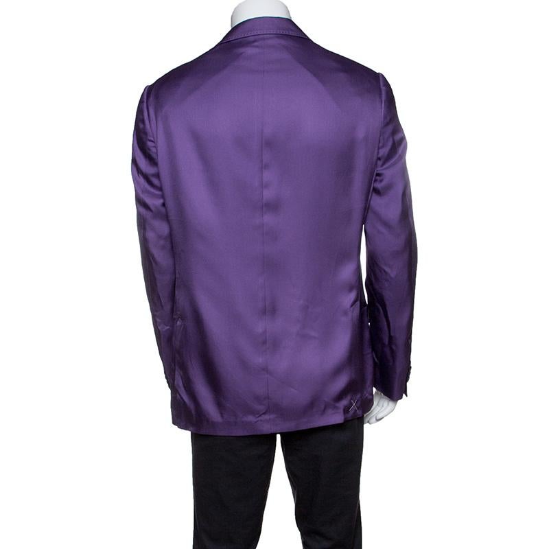 Chic, stylish and very modern, this Superleggera Minerva blazer from Etro is sure to make you look very handsome.The fabulous purple blazer is made of 100% silk and flaunts notched lapels, long sleeves with button detailing and pockets at the front.