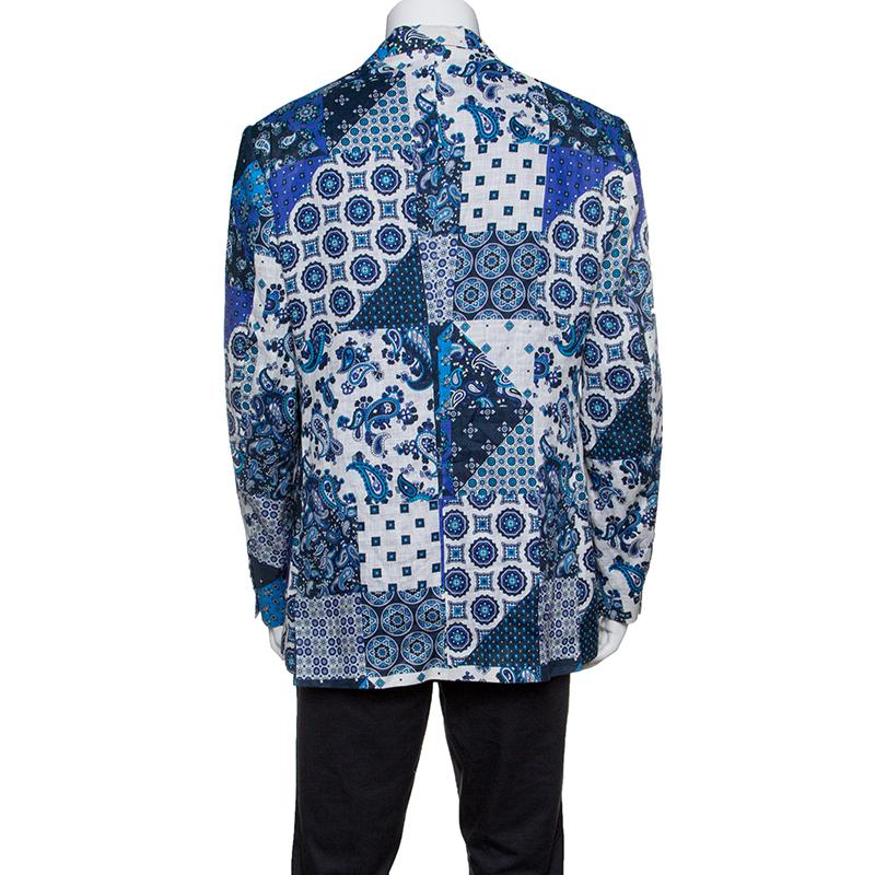 Chic, stylish and very modern, this Superleggera Minerva blazer from Etro is sure to make you look very handsome. The Italian blazer is made of 100% linen and features a multicolour paisley print pattern all over it. It flaunts notched lapels, long