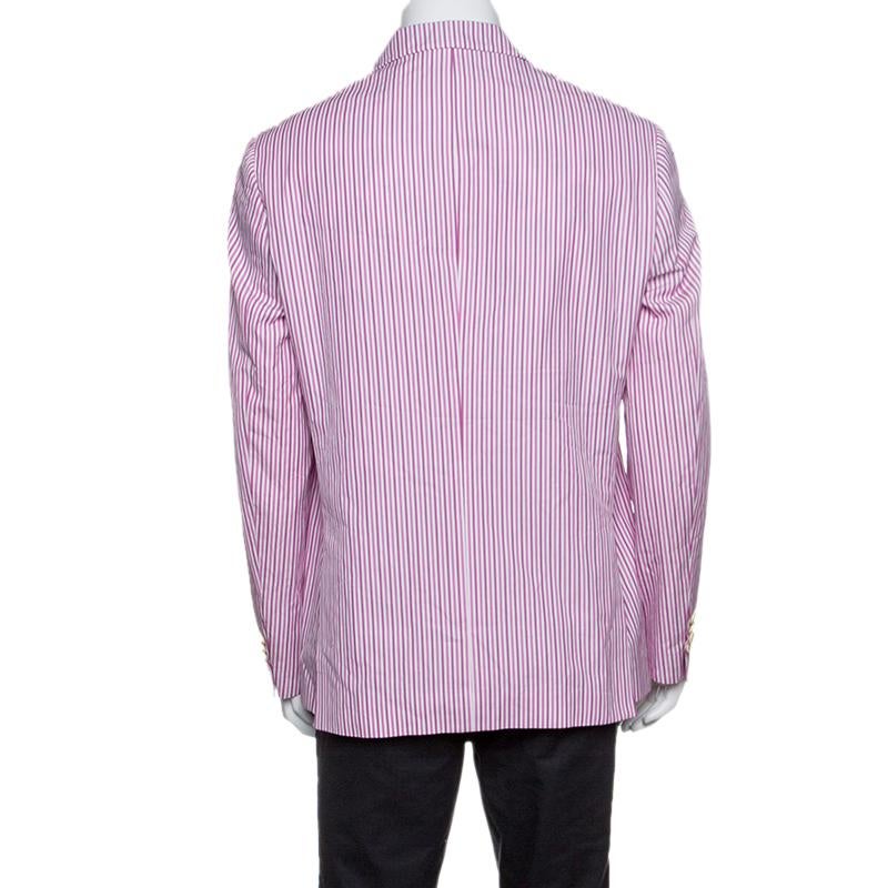 This splendid blazer from Etro is sure to make you look suave, smart and very handsome. The pink and white striped blazer is made of 100% cotton and features notched lapels, button fastenings and twin pockets at the front. Ideal for the modern man,