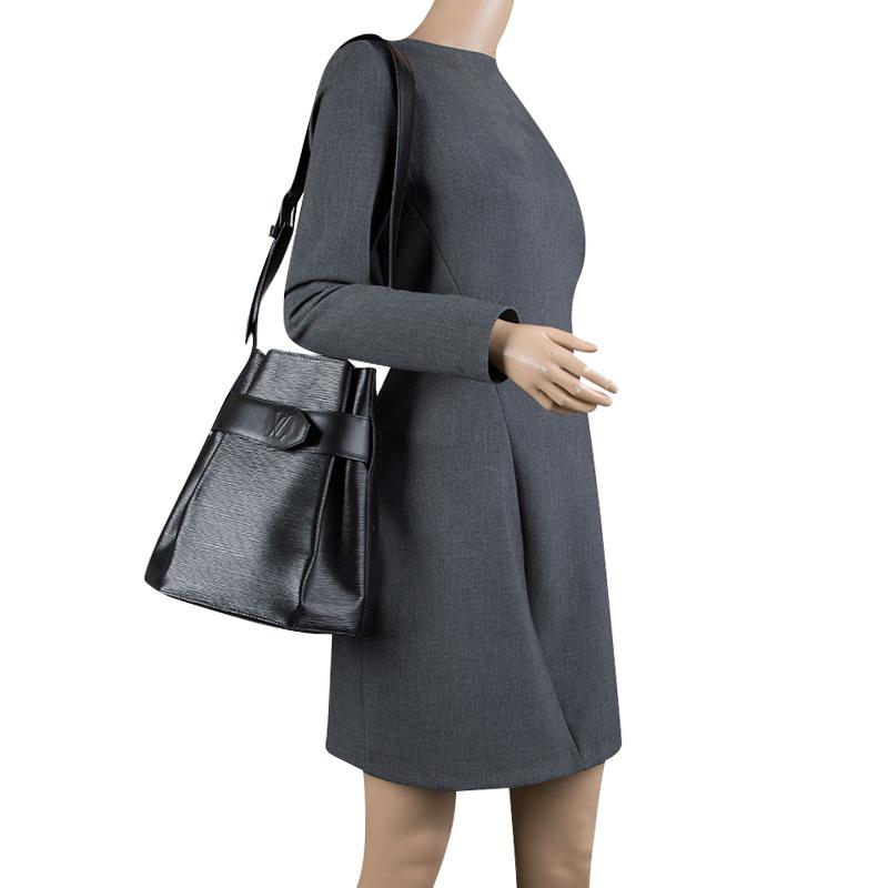 Louis Vuitton Black Epi Leather Sac D'epaule PM Bag In Good Condition In Dubai, Al Qouz 2