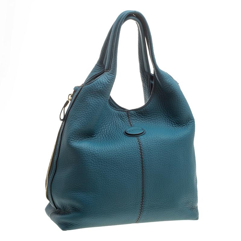 Tod's Teal Blue Pebbled Leather Zip Tote In Good Condition In Dubai, Al Qouz 2
