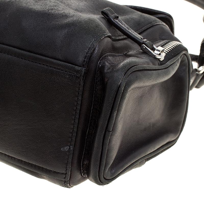 Prada Black Leather Antic Easy Pushlock Shoulder Bag In Good Condition In Dubai, Al Qouz 2