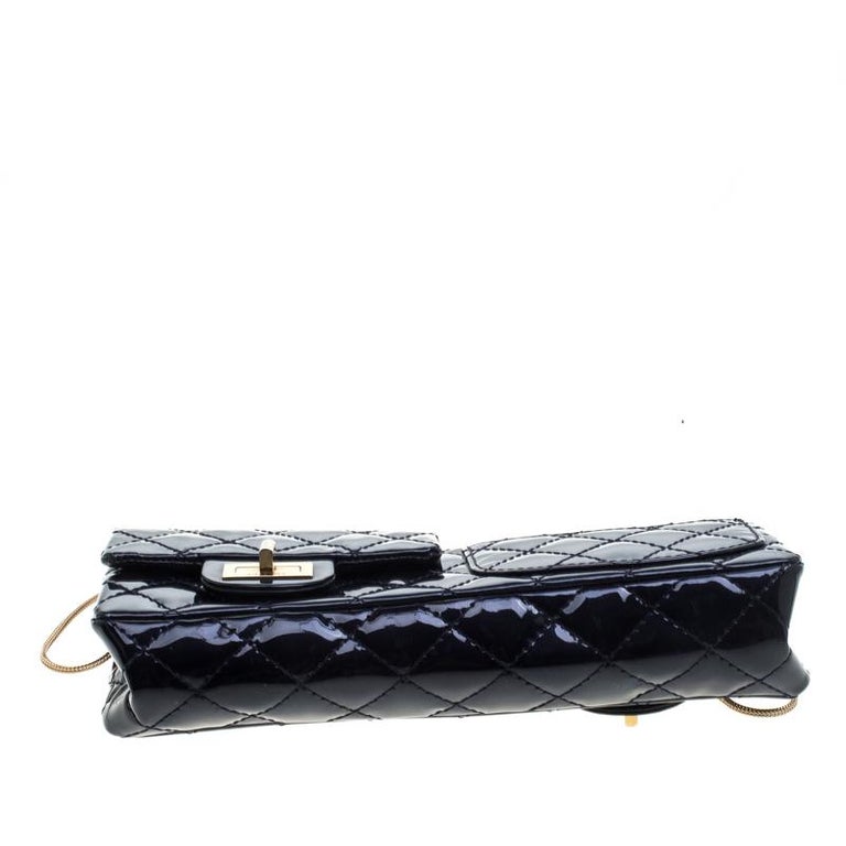 Chanel Blue Patent Leather Chain Clutch Bag For Sale at 1stdibs