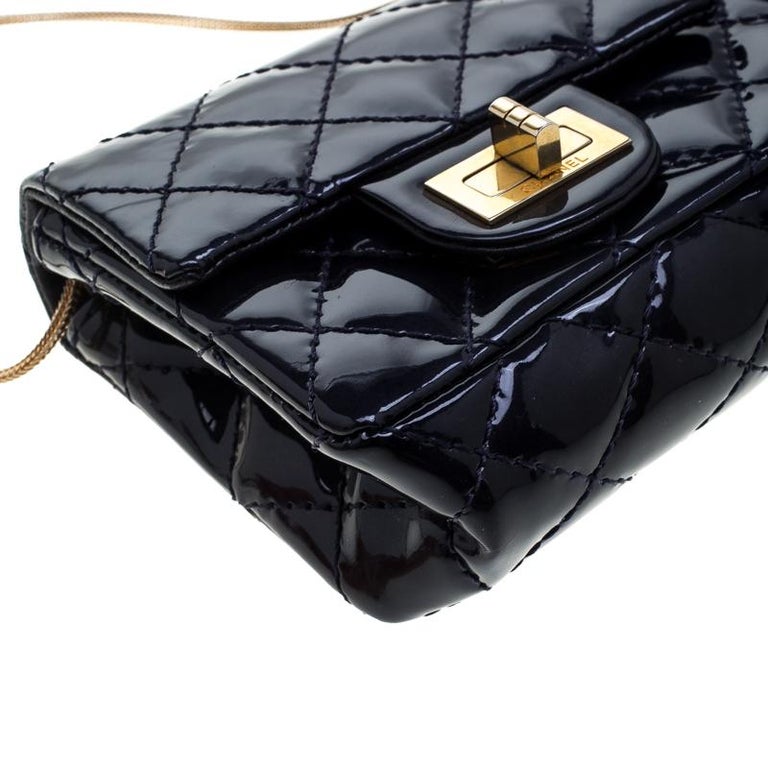 Chanel Blue Patent Leather Chain Clutch Bag For Sale at 1stdibs