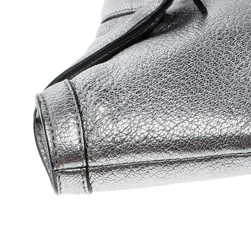 Women's Alexander McQueen Metallic Silver Leather Small De Manta Clutch