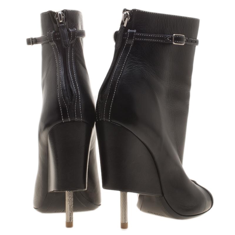 Givenchy Black Leather Screw Heel Peep Toe Booties Size 37 In Good Condition In Dubai, Al Qouz 2