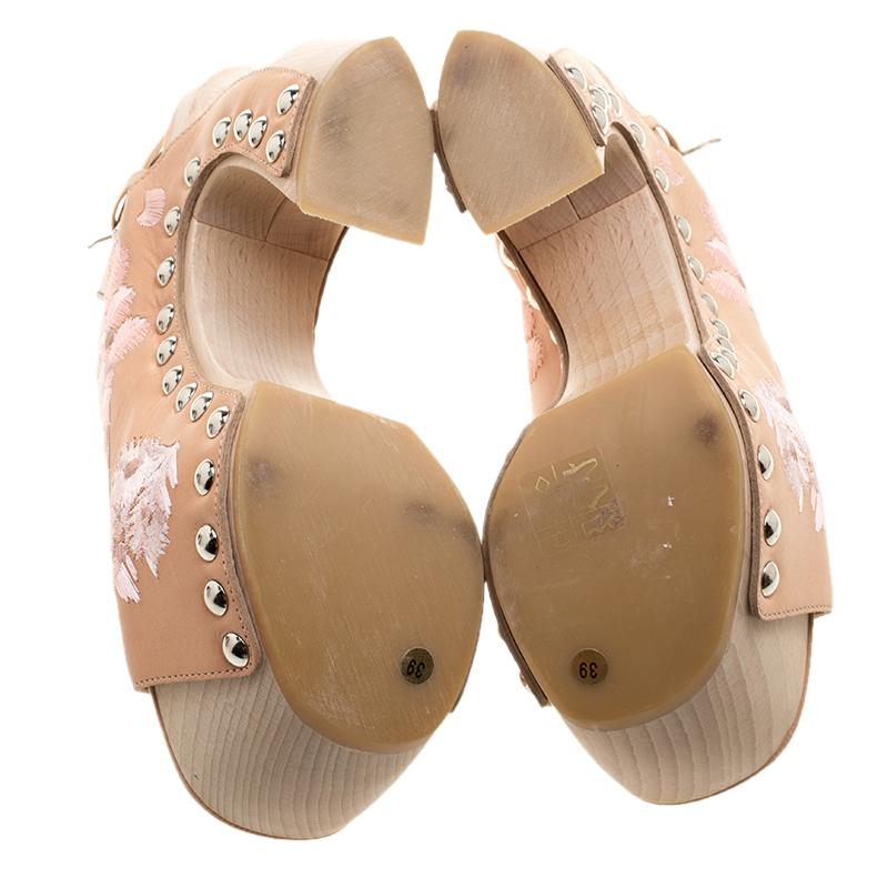 Alexander McQueen Peach Leather Embroidered Slingback Wooden Clogs Size 39 3