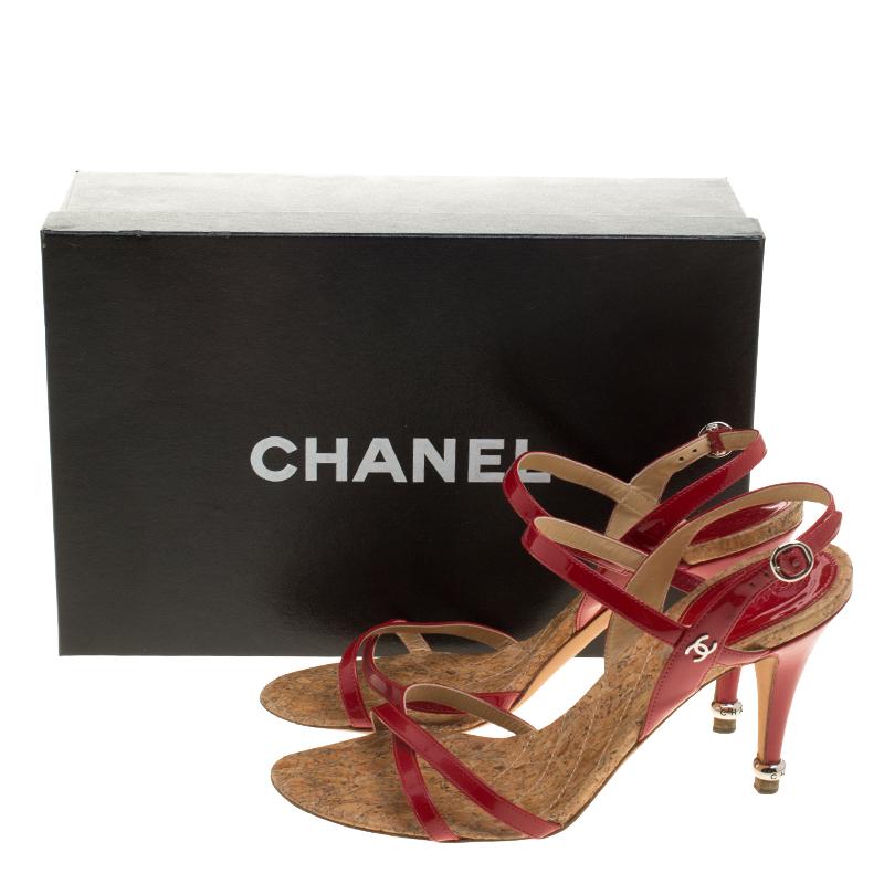 Chanel Red Patent Leather CC Logo Slingback Sandals Size 37.5 In Good Condition In Dubai, Al Qouz 2
