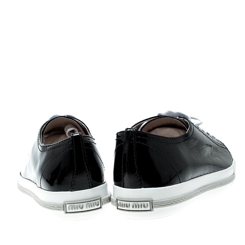 Miu Miu Black Patent Leather Metal Cap Toe Lace Up Sneakers Size 38.5 In New Condition In Dubai, Al Qouz 2