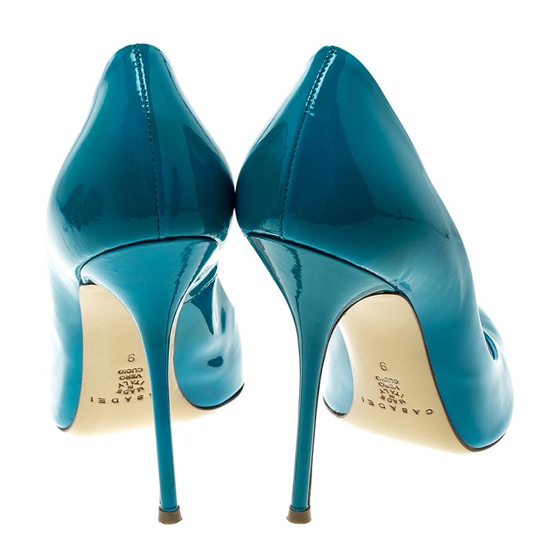 Casadei Blue Patent Leather Tiffany Pointed Toe Pumps Size 39 In Good Condition In Dubai, Al Qouz 2