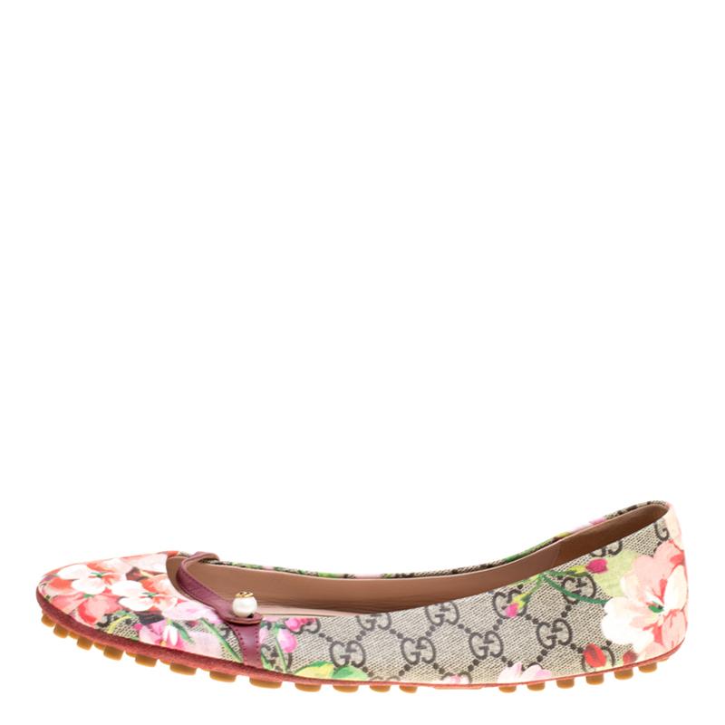 Gucci Biege GG Supreme Blooms Printed Canvas Ballet Flats Size 41 In Good Condition In Dubai, Al Qouz 2