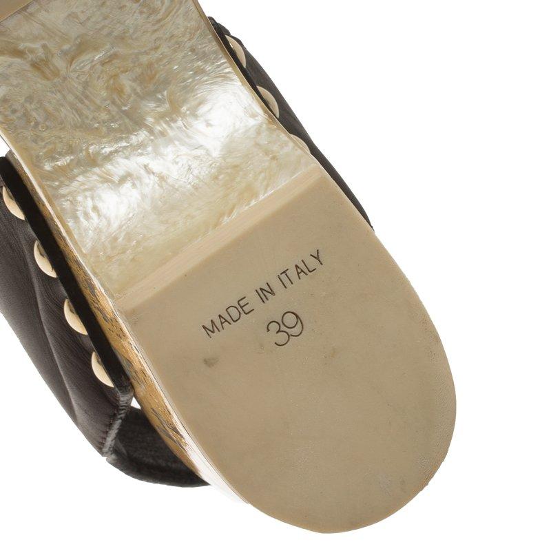 Chanel Brown Leather Chain Detail Ankle Strap Platform Sandals Size 39 In Good Condition In Dubai, Al Qouz 2