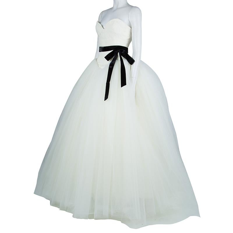 Vera Wang Strapless Lace Tulle Wedding Dress S In Good Condition In Dubai, Al Qouz 2