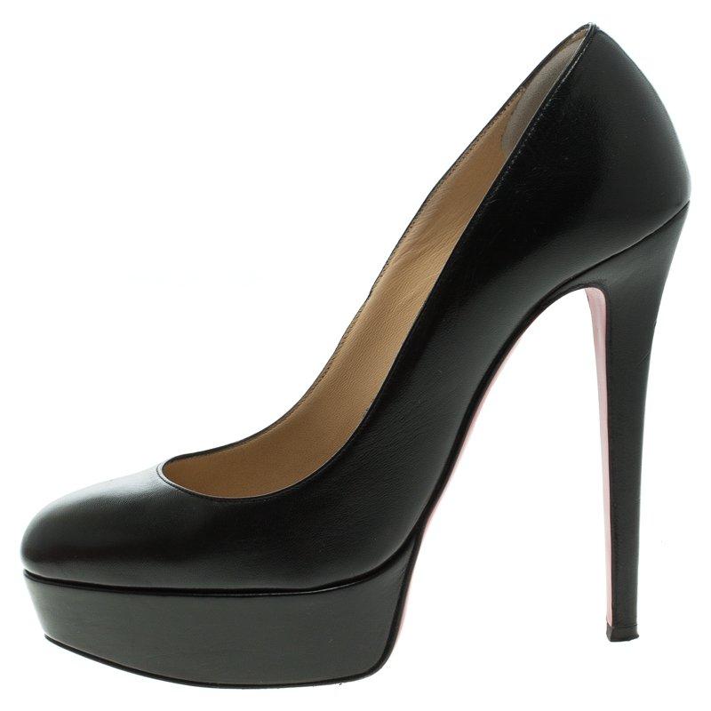 This gorgeous pair of Bianca pumps from Christian Louboutin are sure to make heads turn. Crafted from black leather the pumps feature a round toe. The must have stiletto heel platforms can be teamed up with any outfit.



Includes: Original