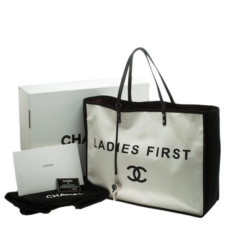 Chanel Weiß/Schwarz Canvas Ladies First Shopper Tote 4