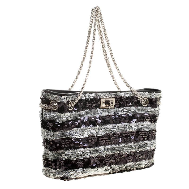 Chanel Black/Silver Stripe Sequins Reissue Shoulder Bag In Excellent Condition In Dubai, Al Qouz 2