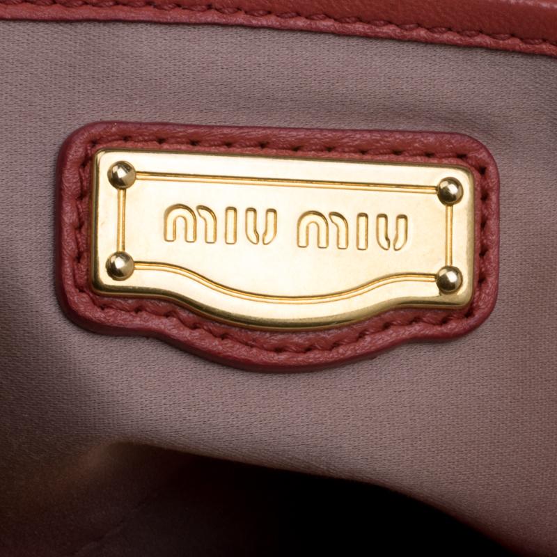 Miu Miu Red Matelasse Leather Shopper Tote In Good Condition In Dubai, Al Qouz 2