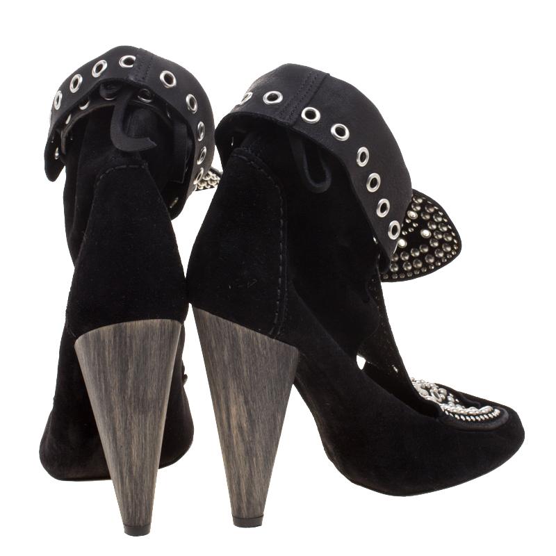Isabel Marant Black Suede Mossa Studded Cutout Ankle Boots Size 39 In Excellent Condition In Dubai, Al Qouz 2