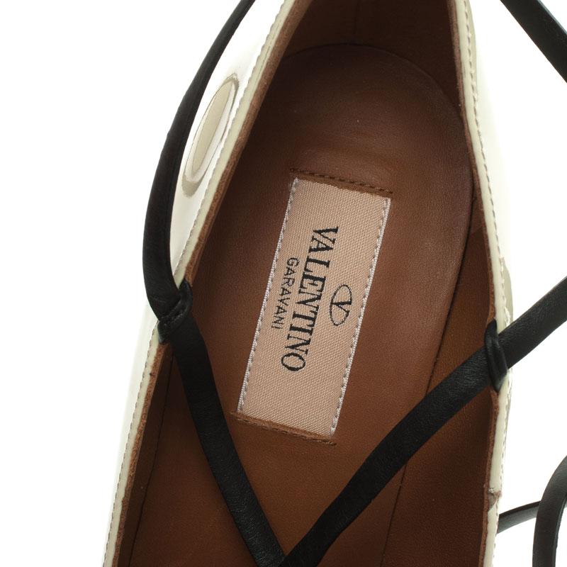 Women's Valentino Beige Patent Leather Bianca Lace Up Pumps Size 37