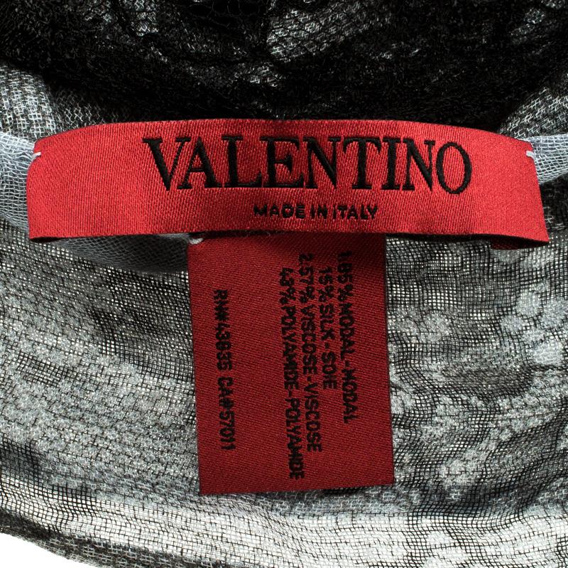 Valentino Grey Lace Printed Modal and Silk Scalloped Lace Detail Scarf In New Condition In Dubai, Al Qouz 2