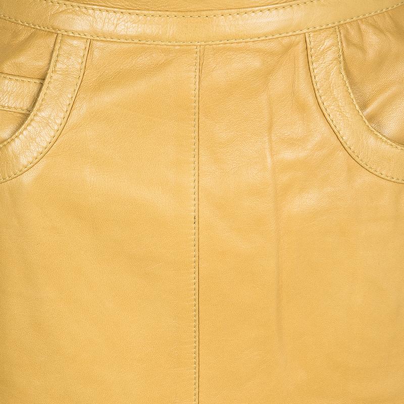 Moschino Mustard High Waist Leather Skirt M In Good Condition In Dubai, Al Qouz 2