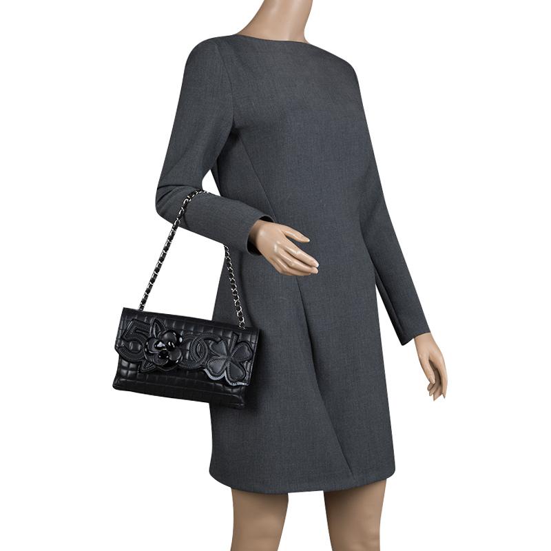 Chanel Black Square Quilted Leather Camellia No.5 Shoulder Bag In Excellent Condition In Dubai, Al Qouz 2