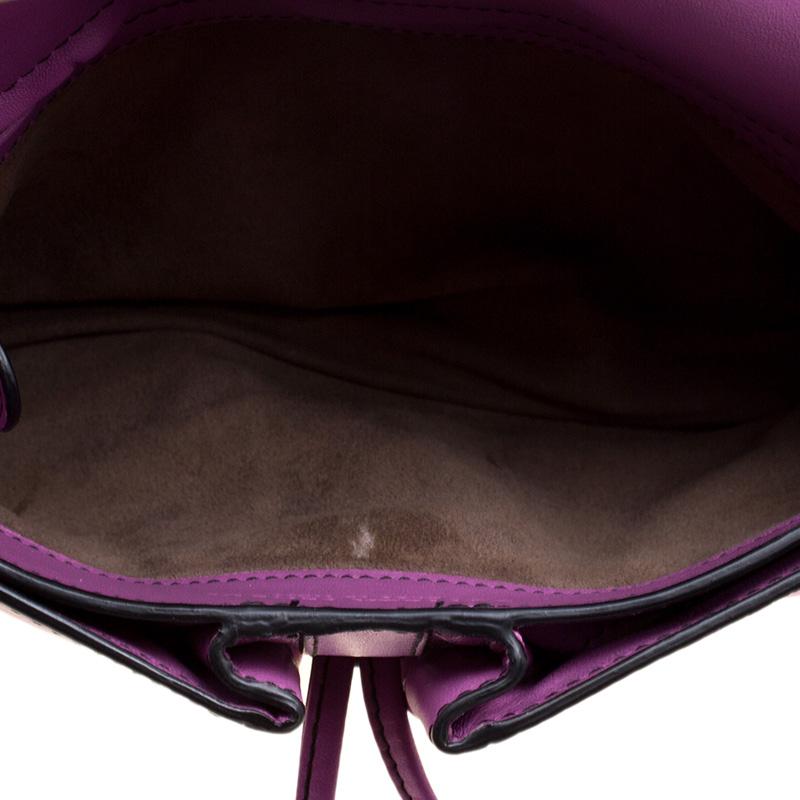 Bottega Veneta Purple Leather Front Pocket Crossbody Bag In Good Condition In Dubai, Al Qouz 2